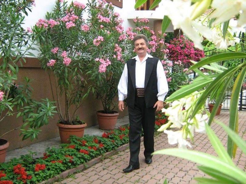 Petrică M&icirc;țu Stoian