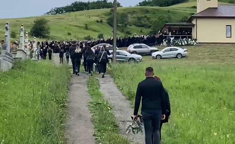 Ana Maria și Lucas au fost conduși pe ultimul drum 