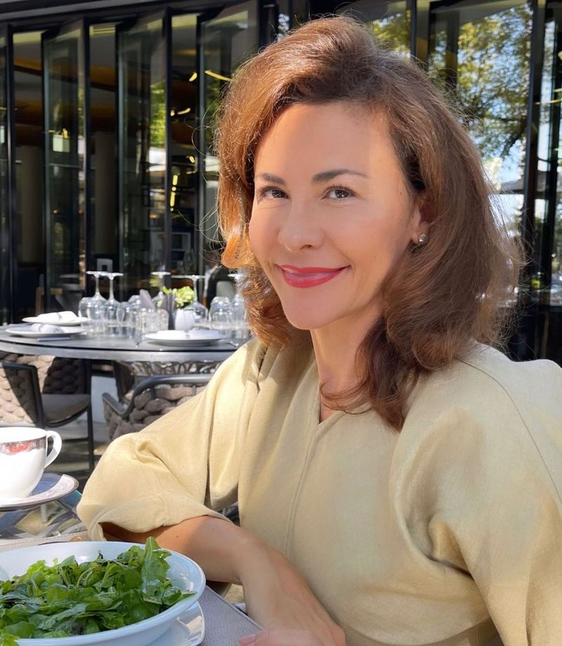 Cine este Adina Alberts. Biografie vârstă, studii, carieră, familie. „Toți cei șase ani de medicină n-am făcut decât să învăț”