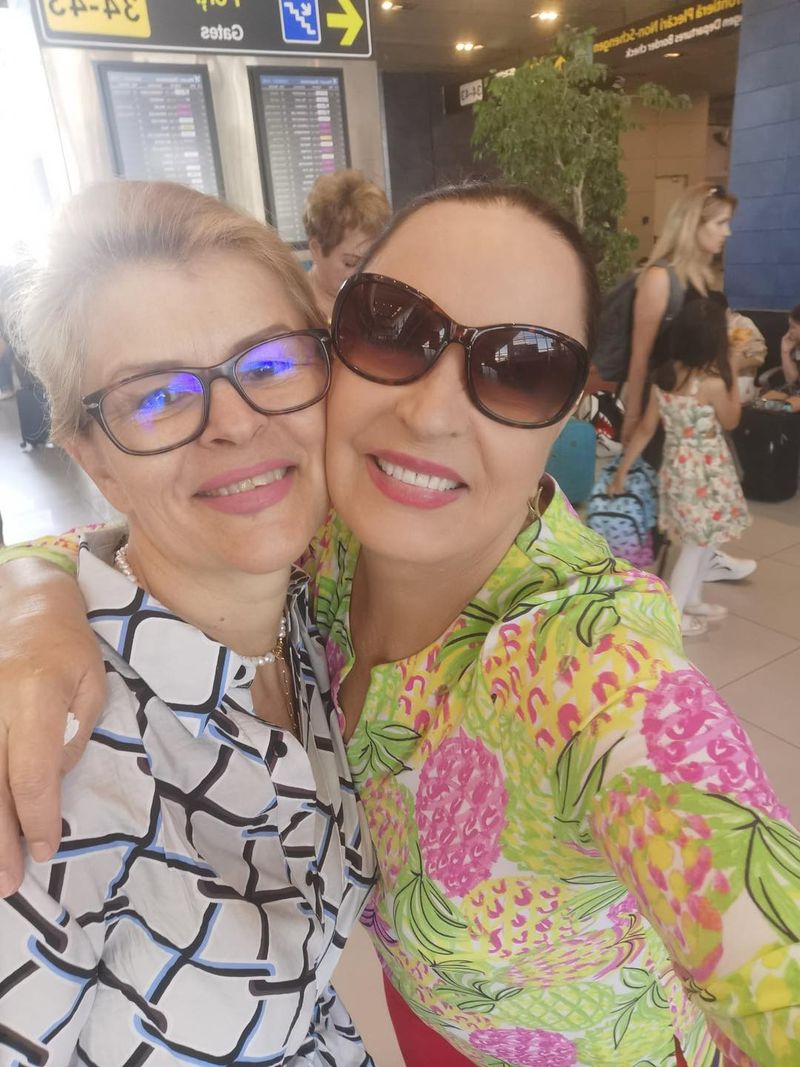  Maria Dragomiroiu și Sanda Ladoși, clipe de coșmar în aeroport