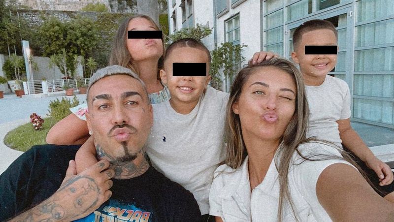 Antonia împreună cu Alex Velea și copiii lor