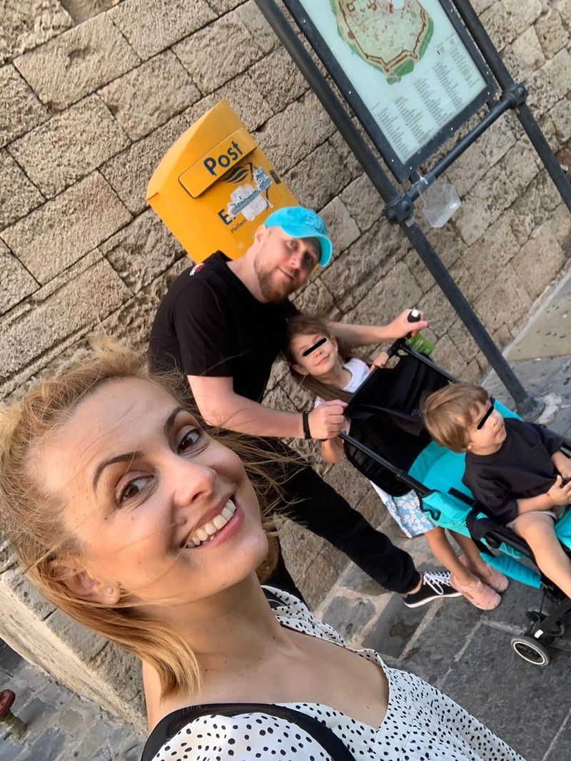 Simona Gherghe și familia sa