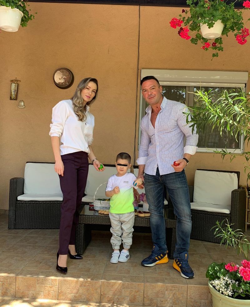Cornel Păsat împreună cu soția lui, Bianca și fiul lor, Drias Cornel Păsat împreună cu soția lui, Bianca și fiul lor, Drias