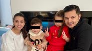 Liviu Vârciu împreună cu iubita lui, Anda Călin și cei doi copii ai lor