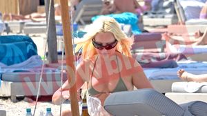 Alexandra Stan la plajă