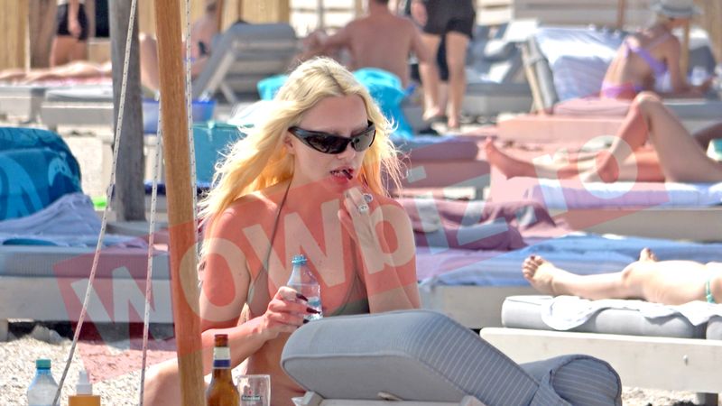 Alexandra Stan la plajă