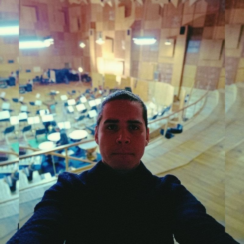 Cine este Satoshi, artistul care a lansat o piesă alături de Carla's Dreams