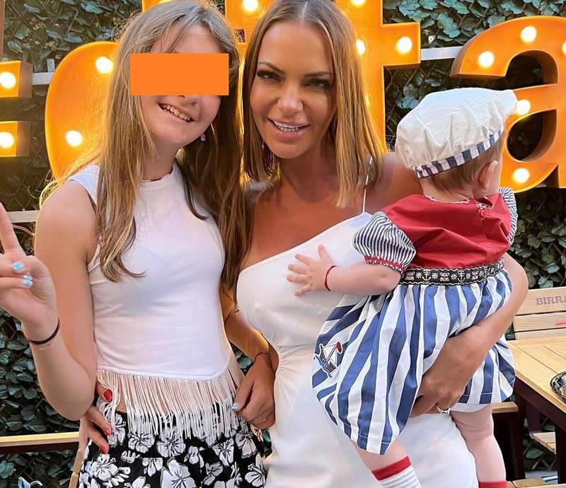 andreea antonescu fetita