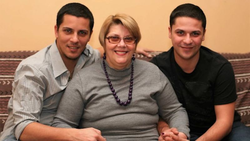 Frații Viziru și mama lor
