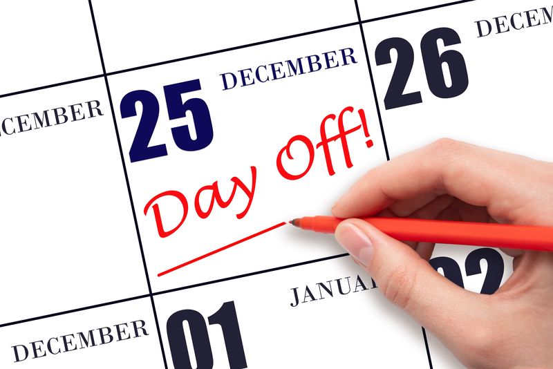 &Icirc;n ce zile pică Crăciunul &icirc;n 2023 Vezi c&acirc;te zile libere primesc angajații rom&acirc;ni la sărbătoarea Nașterii Domnului