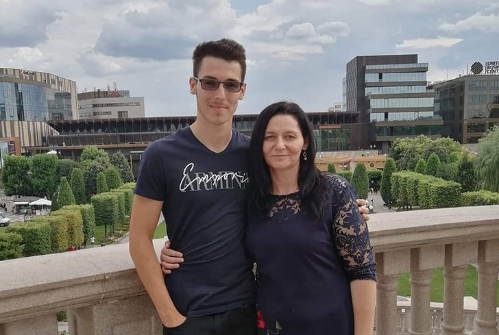 Daniela a murit răpusă de durere, după ce fiul ei a fost înghițit de apele mării