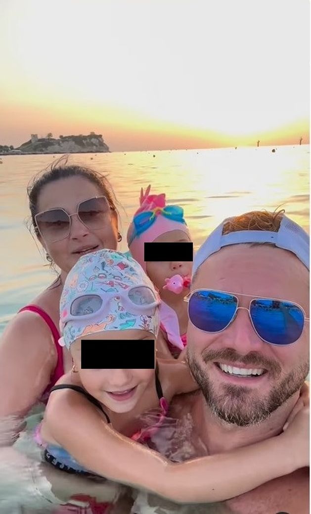 Tavi Clonda și Gabriela Cristea au plecat în vacanță împreună cu fetițele lor