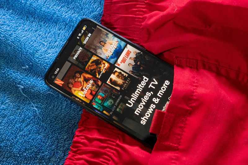 100 coduri secrete pentru Netflix care te vor ajuta să găsesti mai ușor filmele preferate