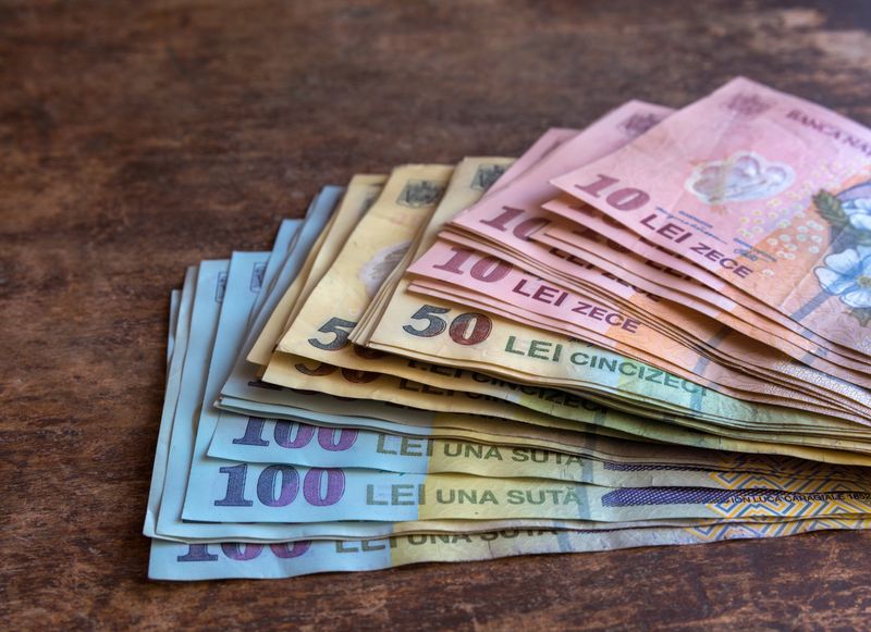 Ajutor de la stat pentru copiii care au părinții &icirc;n străinătate. Ce ar putea conține pachetul de beneficii și de c&acirc;nd s-ar putea pune &icirc;n aplicare