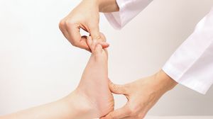 Platfusul este o problemă întâlnită adesea în cazul copiilor, însă există și adulți care se confruntă cu această afecțiune.