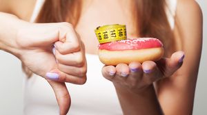 Cum ne satisfacem pofta de dulciuri, într-un mod sănătos? Trucuri pentru a evita alimentele pline de carbohidrați