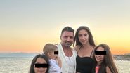Pepe împreună cu soția lui Yasmine, fiul lor și fetițele artistului din prima căsnicie