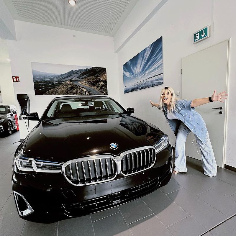 cristina vasiu, masina, lux, bucurie