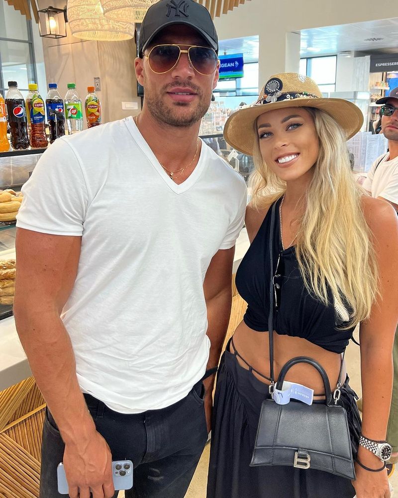 Susinna Simone, Roxana Nemeș