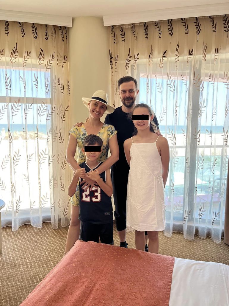 Oana Ioniță alături de fostul soț, Florin Budnaru și copiii lor