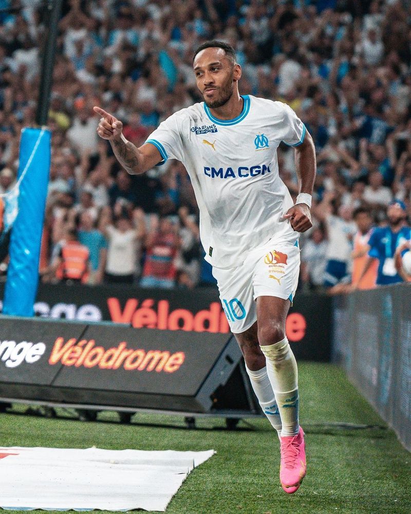 Pierre-Emerick Aubameyang a reușit să marcheze dubla și a mai dat o speranță echipei.