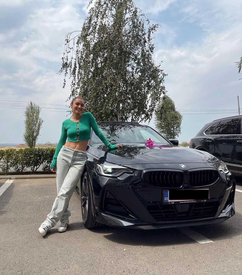 Alexia Eram și-a achiziționat mașina visurilor sale