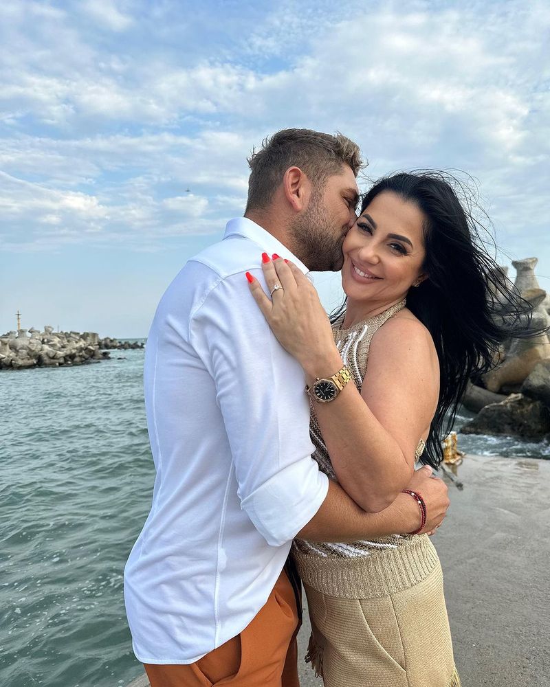 Costin Gheorghe și Maria Cușu s-au logodit Costin Gheorghe și Maria Cușu s-au logodit