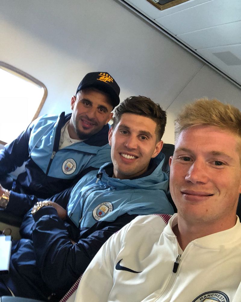 Kyle Walker, John Stones și Kevin De Bruyne Kyle Walker, John Stones și Kevin De Bruyne