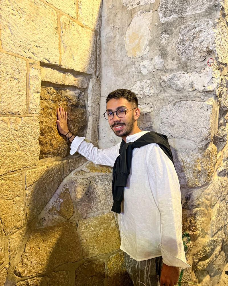  Cum reușește Armin Nicoară să treacă peste toate obstacolele din viața sa? 