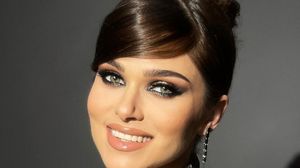 Ce se întâmplă în viața lui Theo Rose, la două luni după ce a devenit mămică