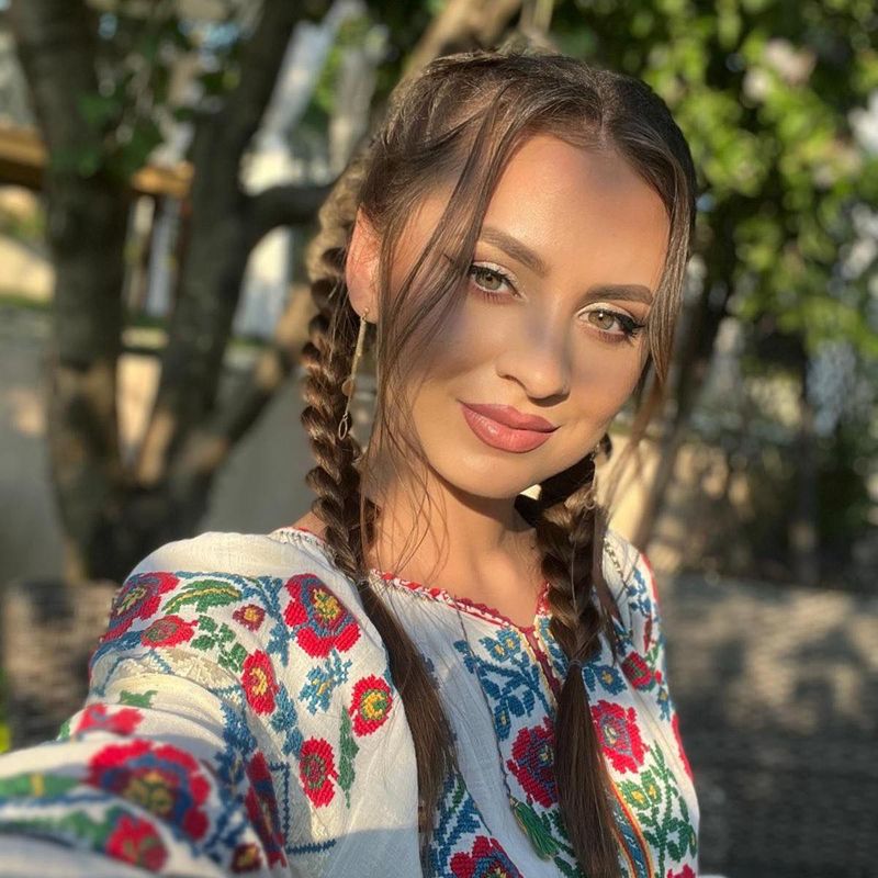 laura dodan, sosie vladuta lupau, georgiana lobont, cantareata muzica populara