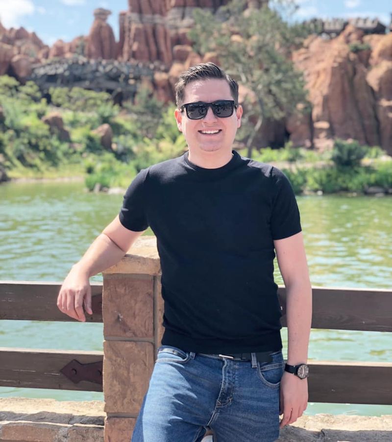 Cine este George Tănase? Biografie: v&acirc;rstă, studii, carieră. T&acirc;nărul este căsătorit de 5 ani