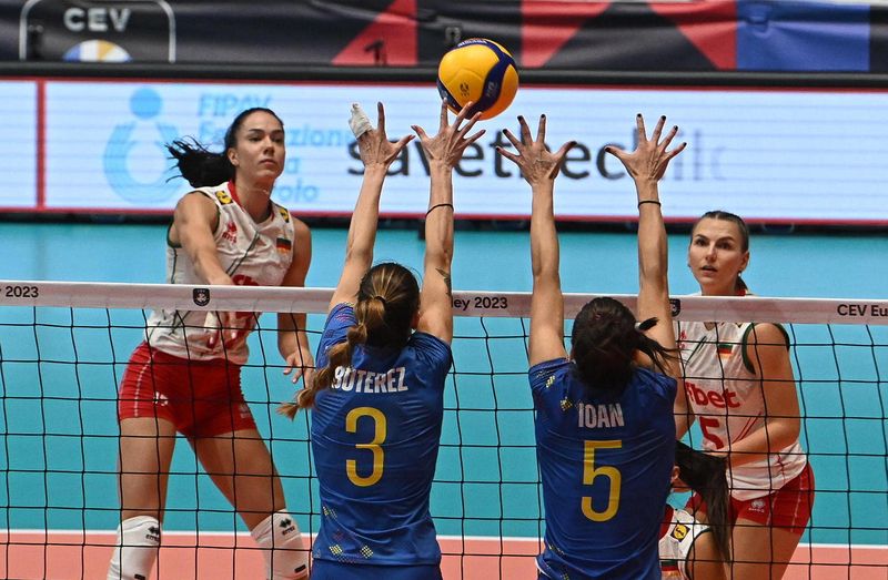 Naționala feminină de volei a României