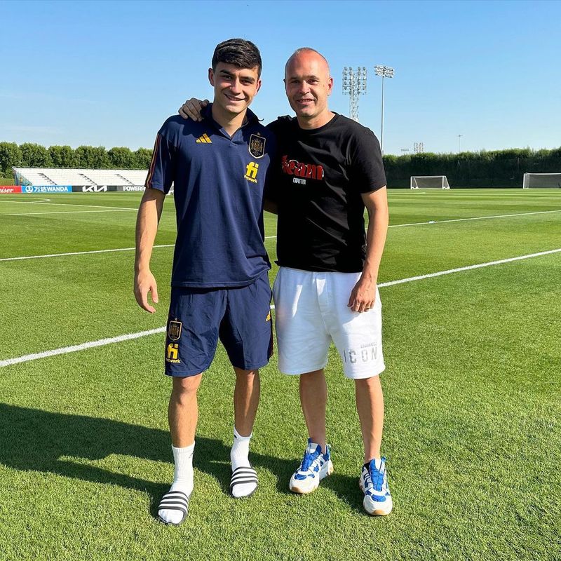 Pedri și Iniesta