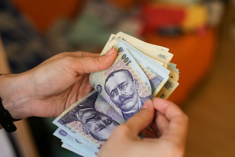 C&acirc;nd intră ultimele tranșe de bani pe cardurile sociale 2023