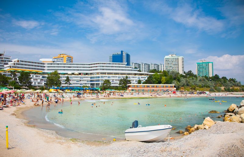 Litoralul pentru toți 2023. Cât costă o noapte de cazare la mare, în luna septembrie