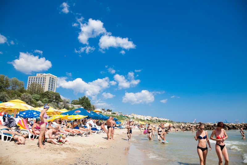 Litoralul pentru toți 2023. Cât costă o noapte de cazare la mare, în luna septembrie
