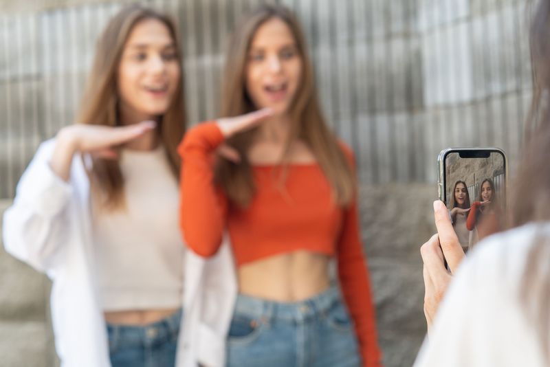 Cum te ajută TikTok să ajungi viral. Fenomenul ce te poate transforma în vedetă