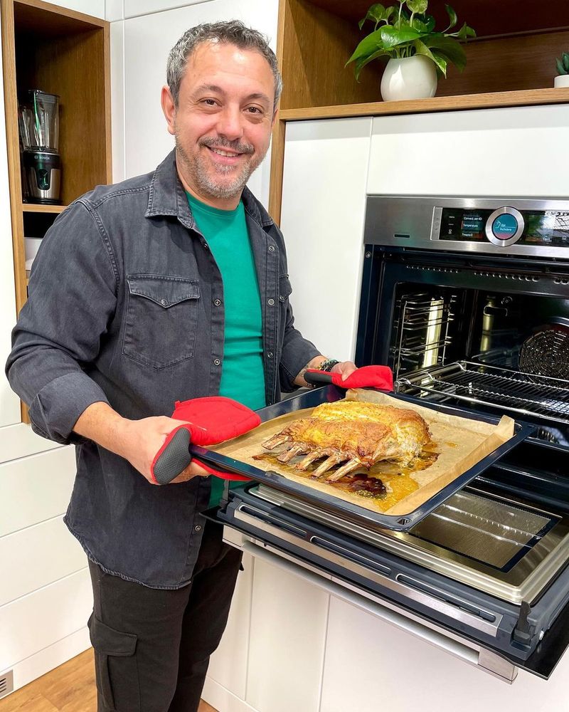 Câți ani are Chef Sorin Bontea. Vezi cum a ajuns celebrul bucătar să lucreze în televiziune