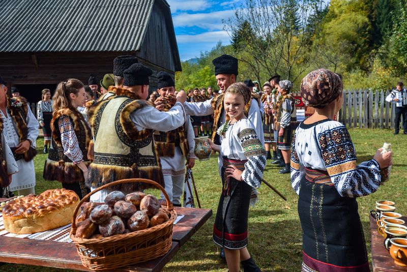 Urări de Sf&acirc;nta Maria Mică 2023