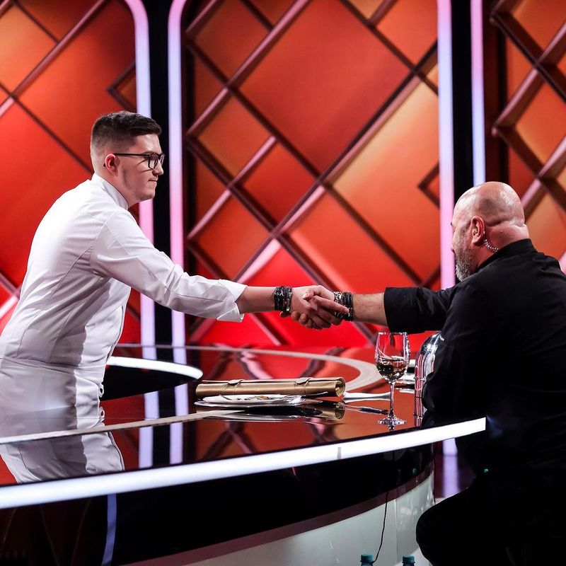 Cine este Alex Mihoc, de la Chefi la cuțite 2023