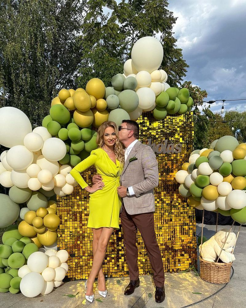 Valentina Pelinel și Cristi Borcea, nași pentru fiul lui Nasrin Ameri Valentina Pelinel și Cristi Borcea, nași pentru fiul lui Nasrin Ameri