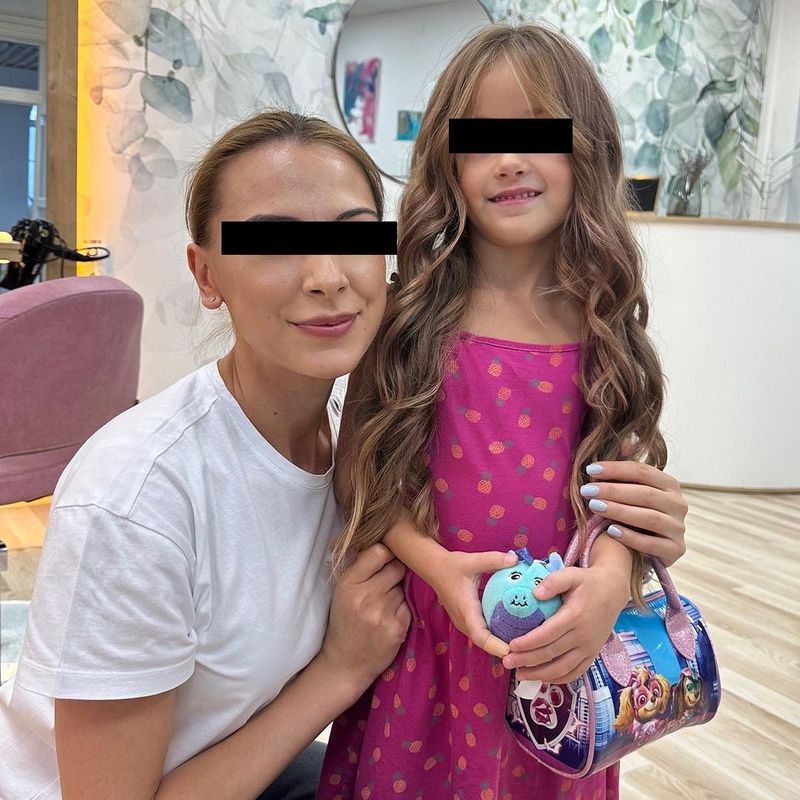 gabriela cristea, fiica, coafor, criticata