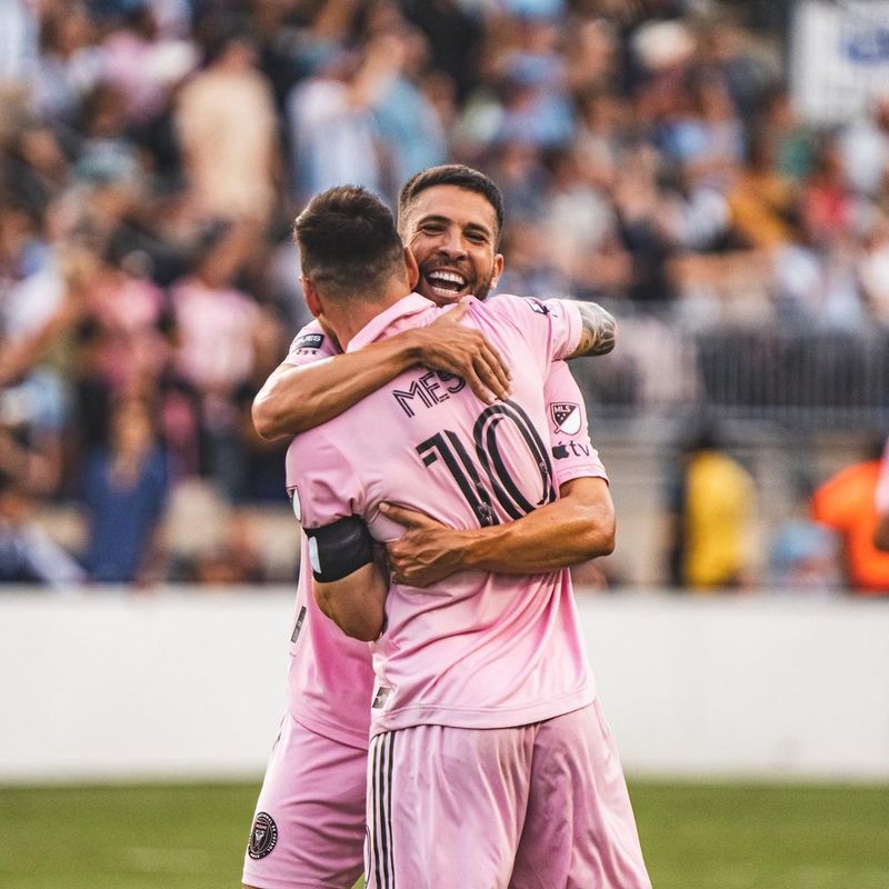 Lionel Messi și Jordi Alba