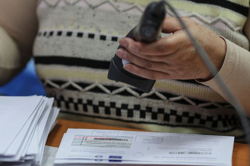 Carduri de energie 2023 pentru anumite categorii de rom&acirc;ni. Află c&acirc;nd intră de-a doua tranșă de 700 de lei