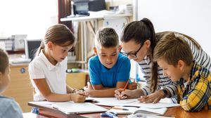 Tichete educaționale de 1500 de lei pentru profesori 2023