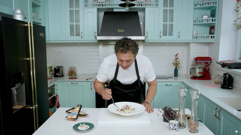 Ce este risotto și cum se gătește. Descoperă celebra rețetă a lui Chef Sorin Bontea