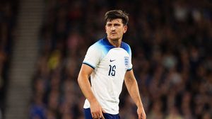 Execuție de atacant de mare clasă a lui Harry Maguire în propria poartă!