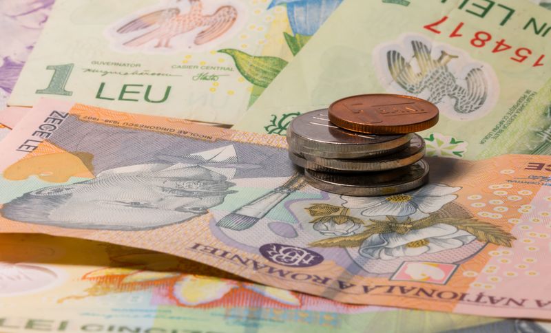 Rom&acirc;nii trebuie să achite 50 de bani garanție pentru fiecare recipient din plastic, sticlă sau aluminiu