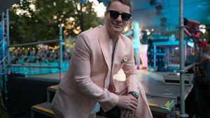 Adrian Sînă, invitat să cânte la nunți în India